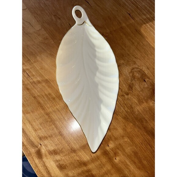 Vintage Lenox Porcelain Leaf-Shaped Tray‎ 10.5” X 4.5” - Picture 1 of 4